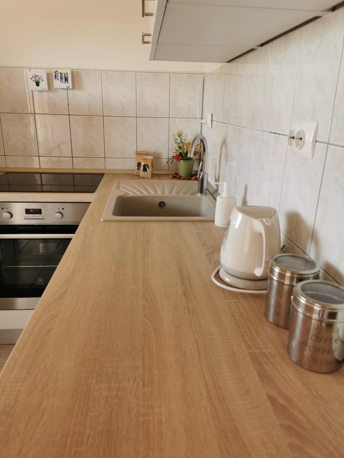 Apartmani Vana 1 Tribalj Zewnętrze zdjęcie