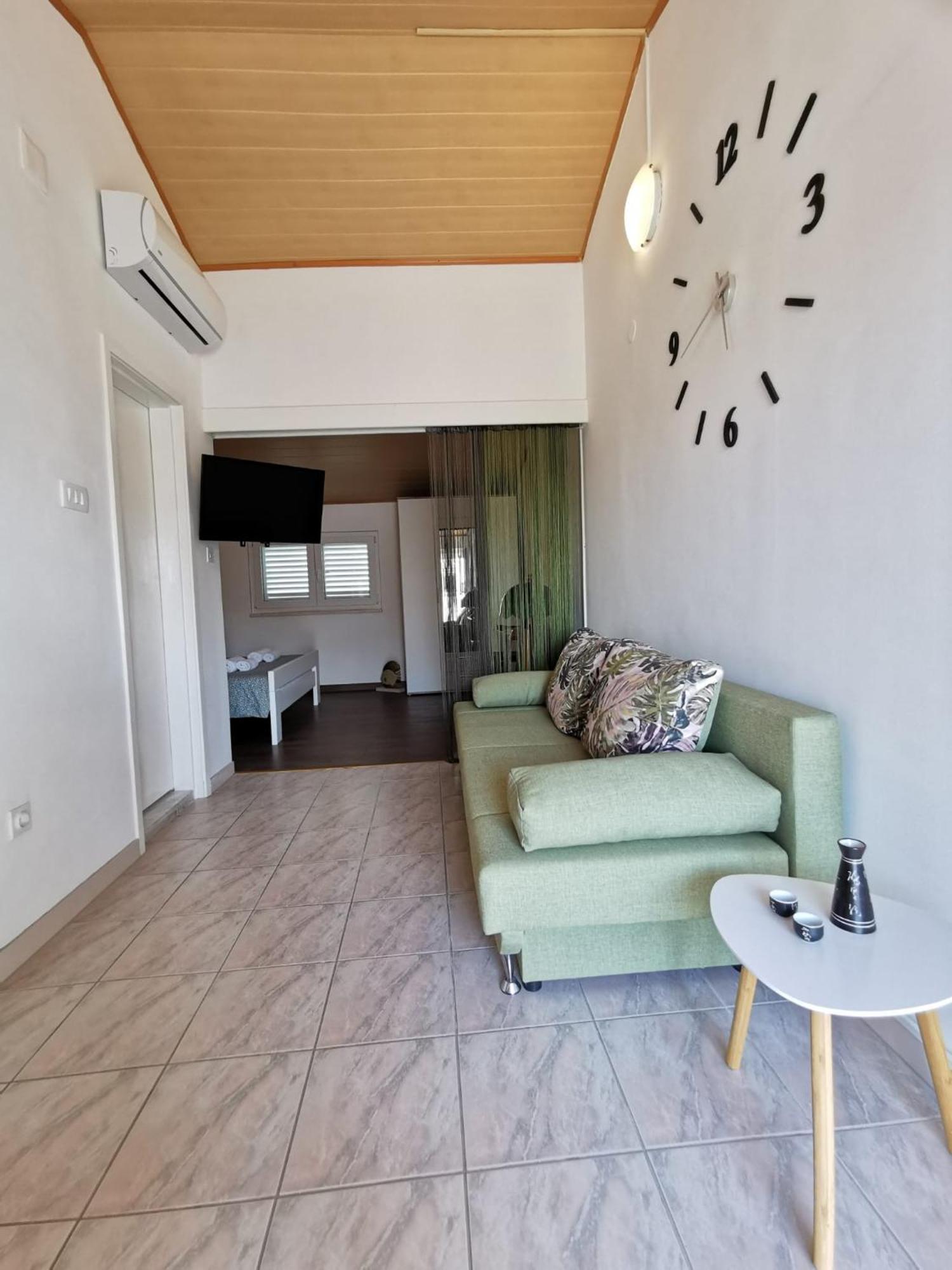 Apartmani Vana 1 Tribalj Zewnętrze zdjęcie