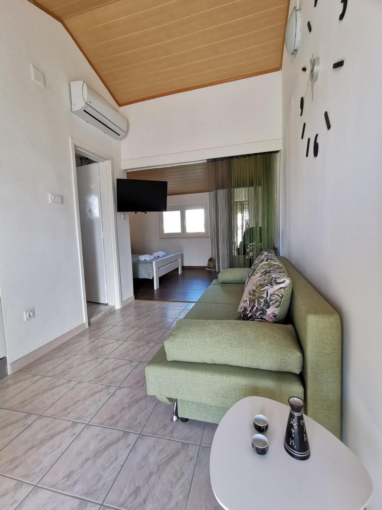 Apartmani Vana 1 Tribalj Zewnętrze zdjęcie